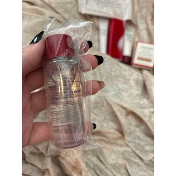 Shiseido skincare set - Picture 4 of 4